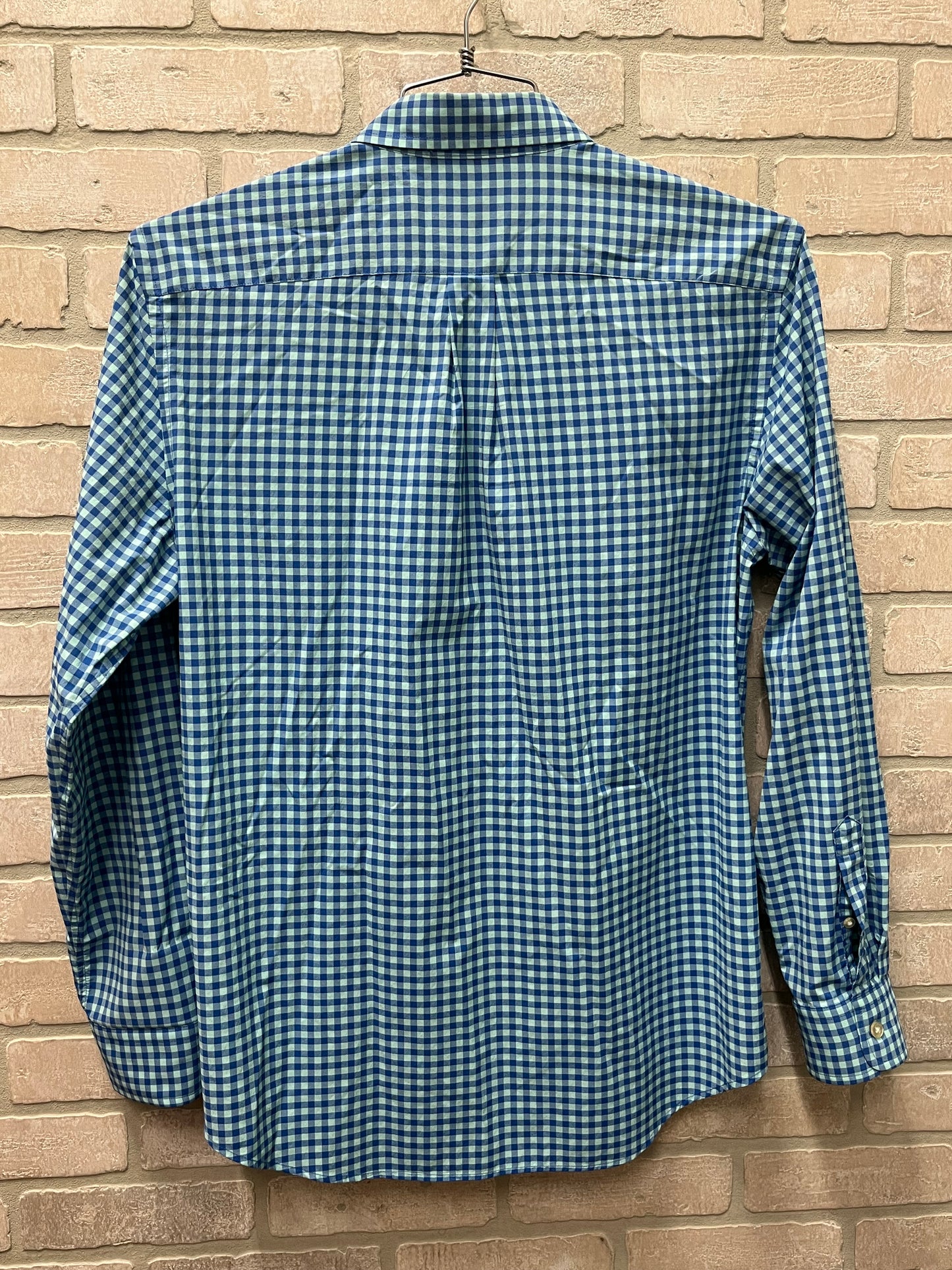 Vineyard, vines, fit Tucker long sleeve button up shirt, check style size medium preowned