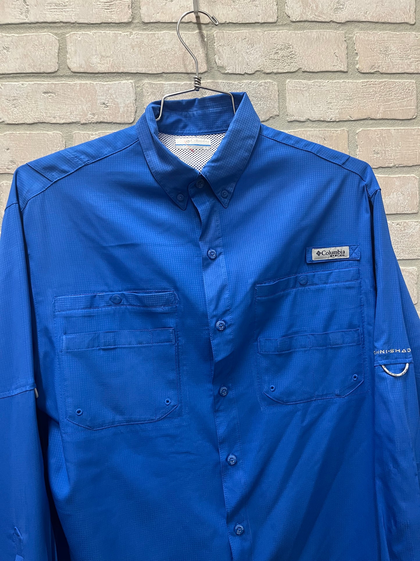 Columbus PFG blue size medium, long sleeve fishing shirt preowned