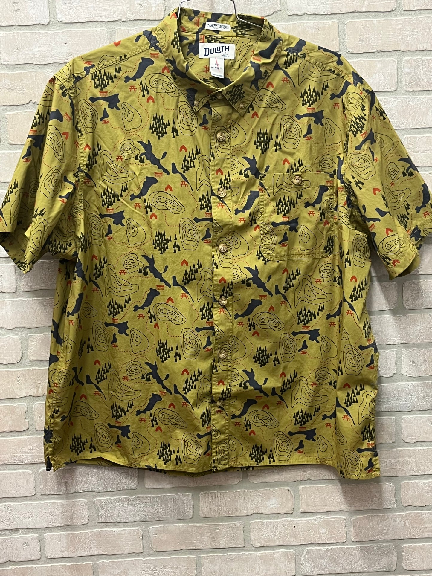 Duluth trading co Hawaiian style UNTUCKit size 2 XL preowned