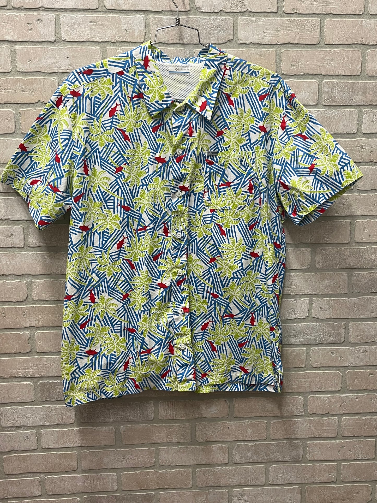 Columbia PFG Hawaiian style fishing shirt, button up graphic print size XL