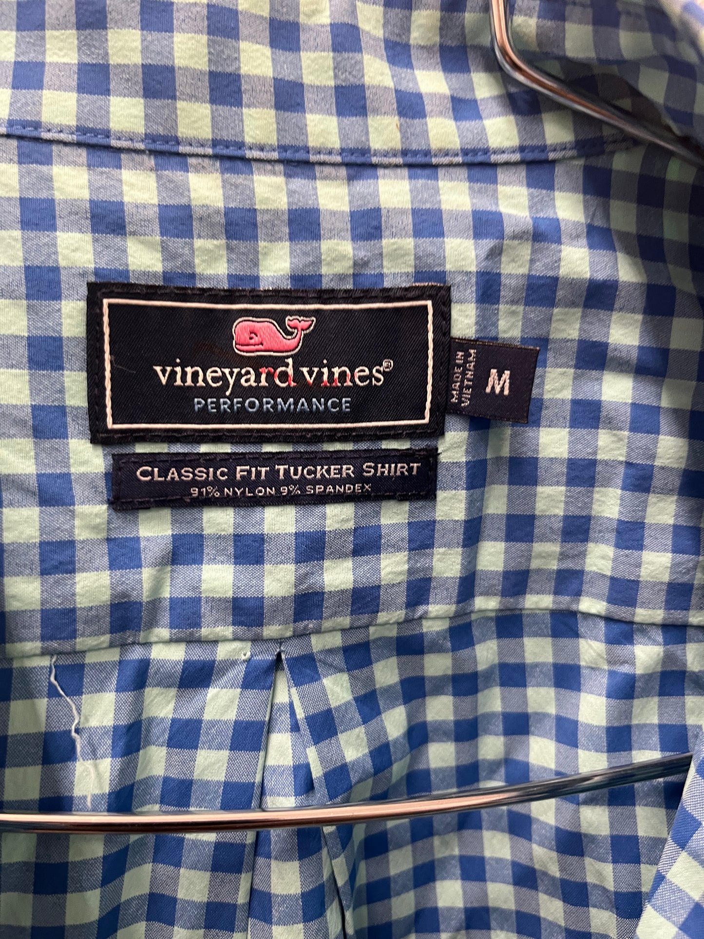 Vineyard, vines, fit Tucker long sleeve button up shirt, check style size medium preowned