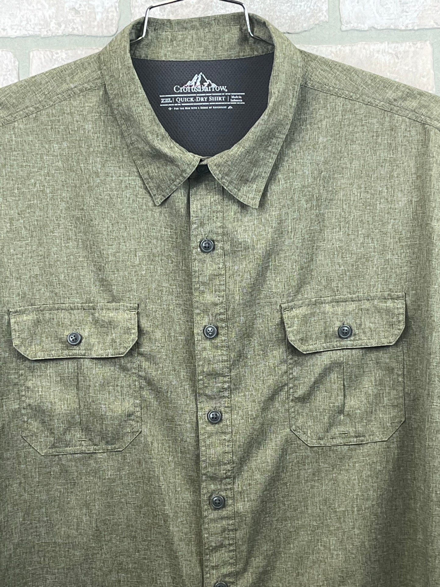 Croft & Barrow shirt, size 2 XL green quick dry short sleeve shirt. Preowned.