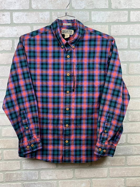 Duluth trading co Men’s long sleeve button up plaid shirt, size medium, preowned