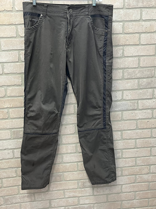 Kuhl cargo pants size 38X34 gray color, high-quality good brand Preowned