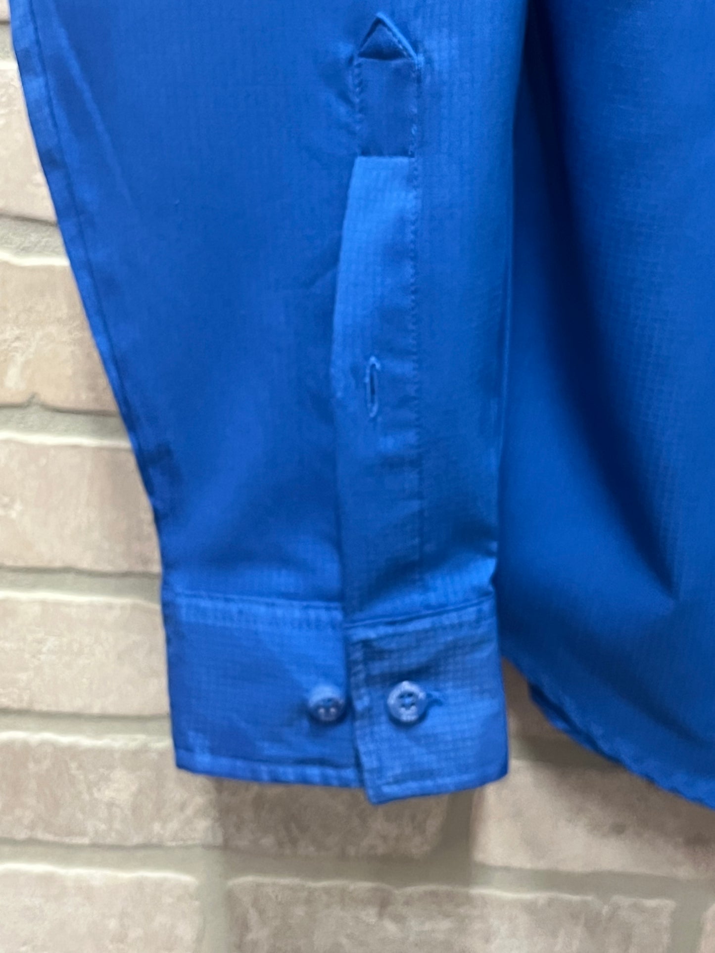 Columbus PFG blue size medium, long sleeve fishing shirt preowned