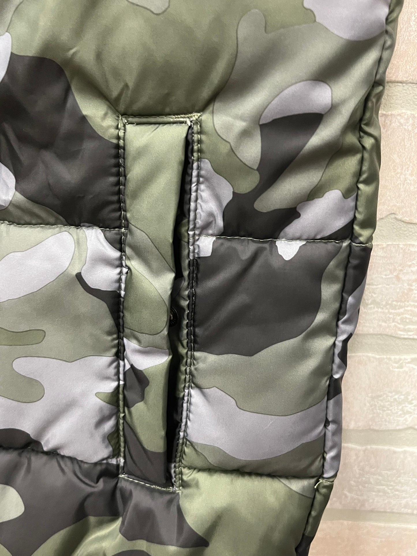 Swish, Tech, camo puffer, vest, size S/CH 34/36 full zip up. Preowned.