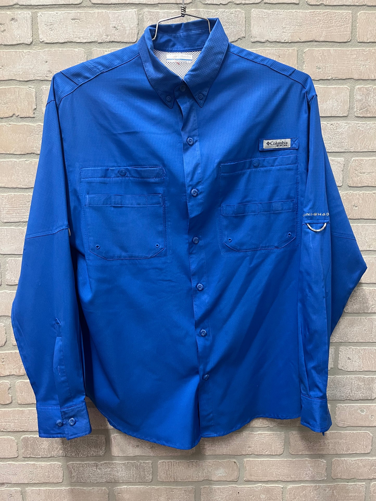 Columbus PFG blue size medium, long sleeve fishing shirt preowned