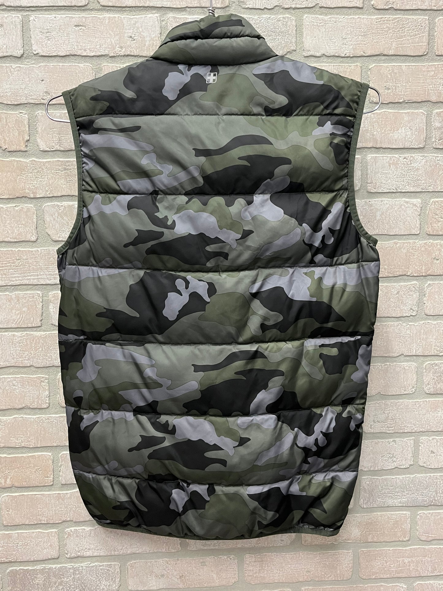 Swish, Tech, camo puffer, vest, size S/CH 34/36 full zip up. Preowned.