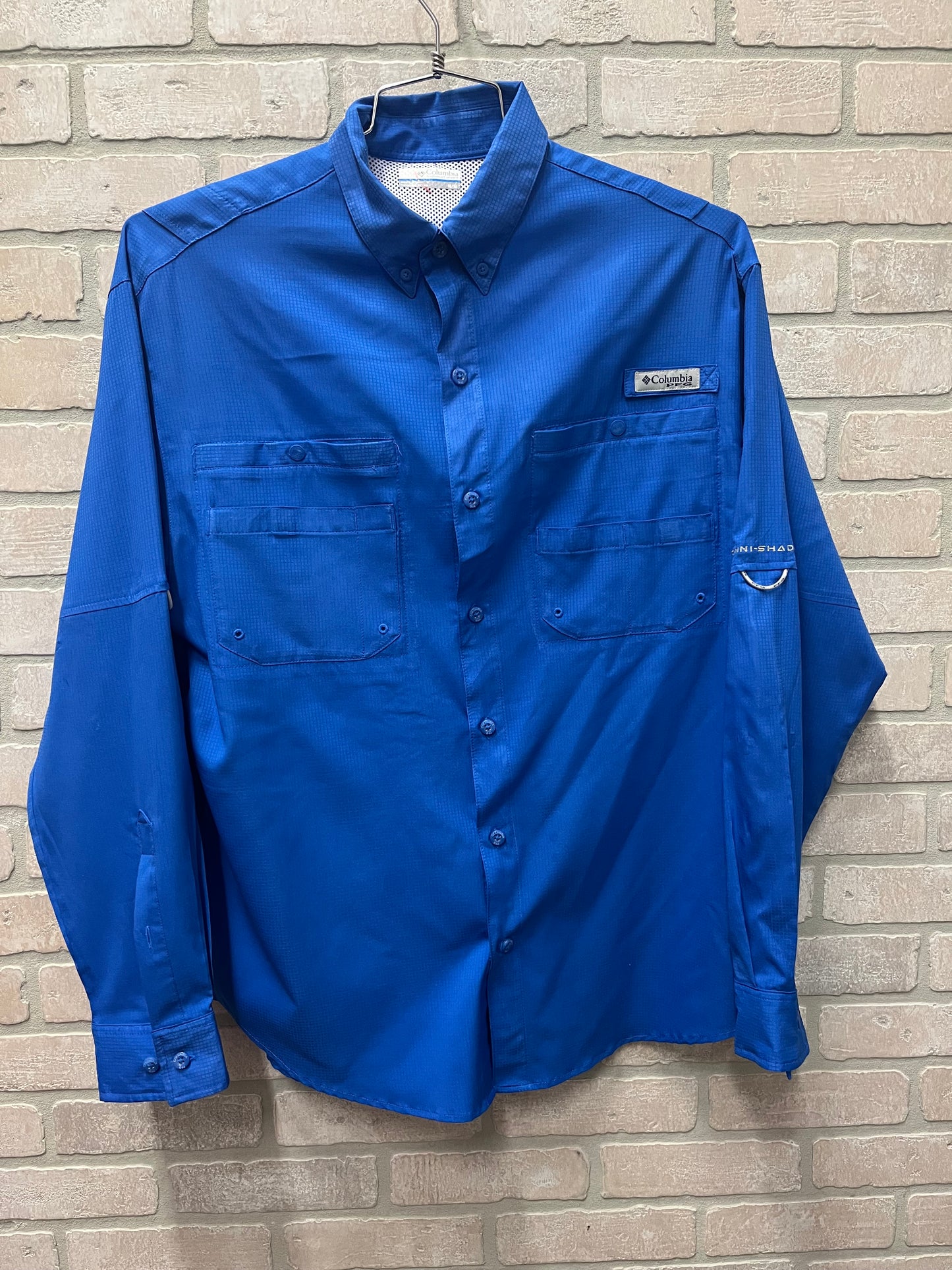 Columbus PFG blue size medium, long sleeve fishing shirt preowned