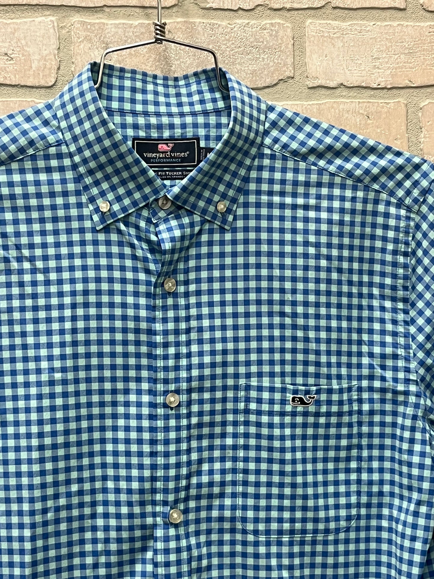 Vineyard, vines, fit Tucker long sleeve button up shirt, check style size medium preowned