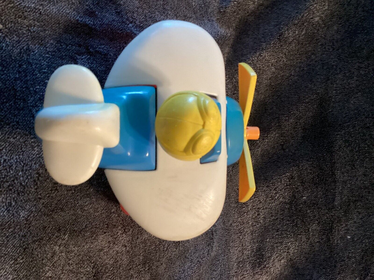 VINTAGE FISHER PRICE AIRPLANE PLANE PULL TOY & PILOT LITTLE PEOPLE 1980