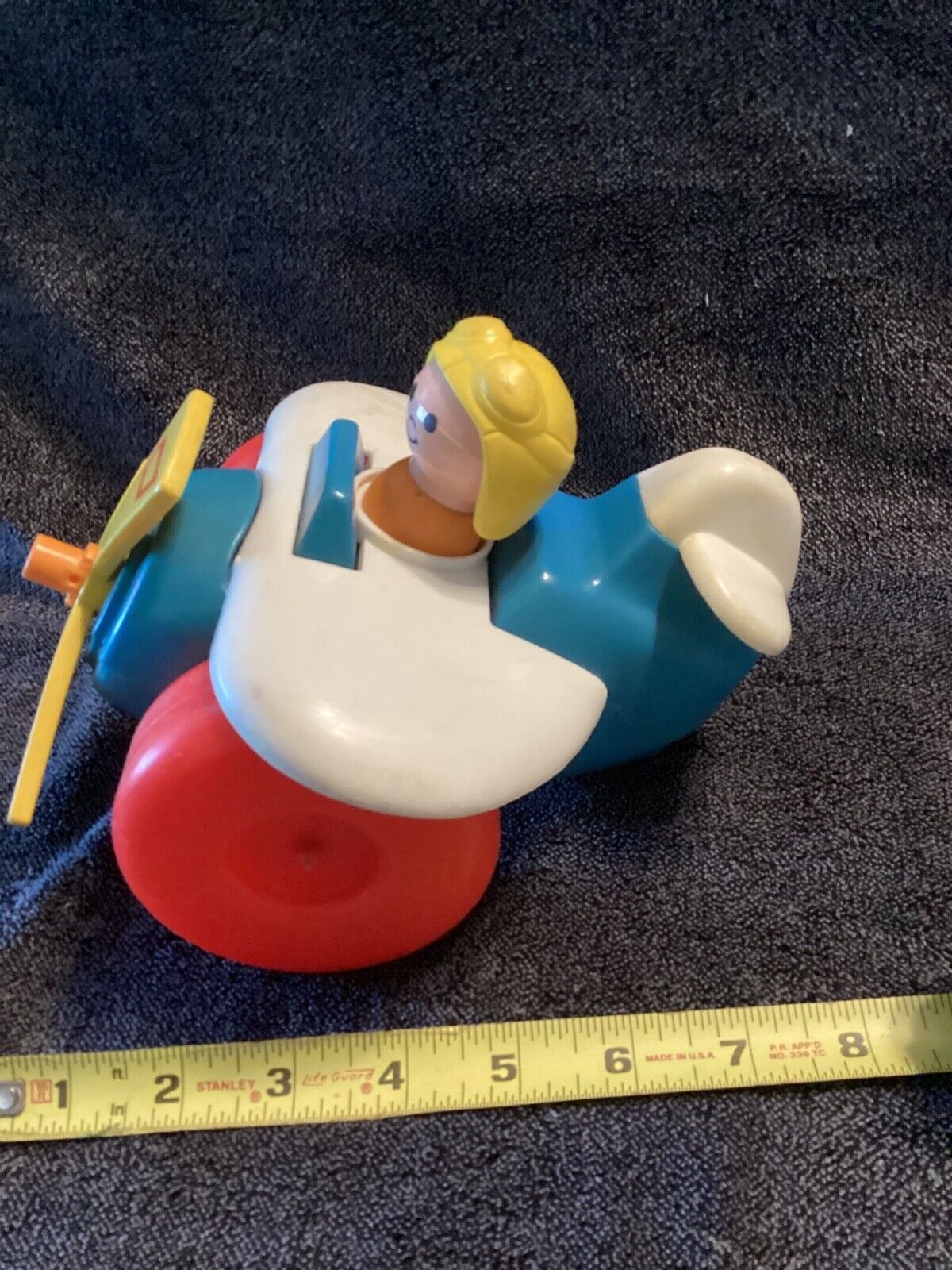 VINTAGE FISHER PRICE AIRPLANE PLANE PULL TOY & PILOT LITTLE PEOPLE 1980