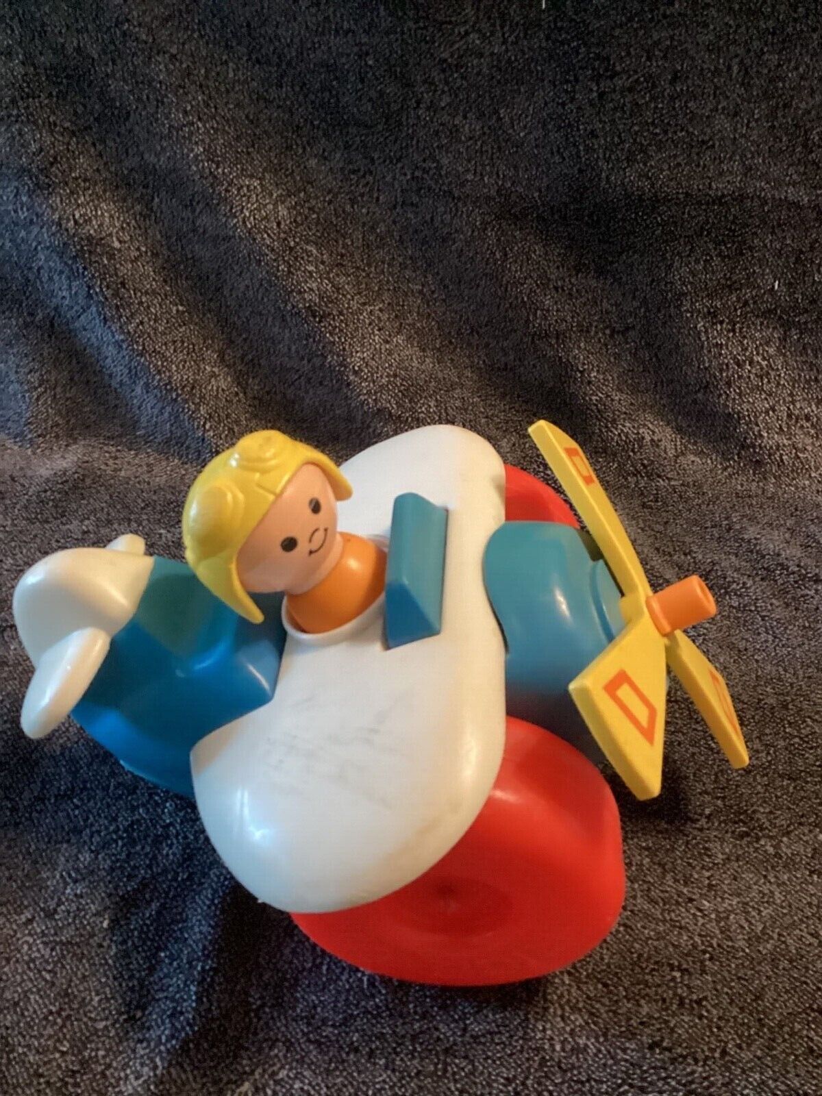 VINTAGE FISHER PRICE AIRPLANE PLANE PULL TOY & PILOT LITTLE PEOPLE 1980