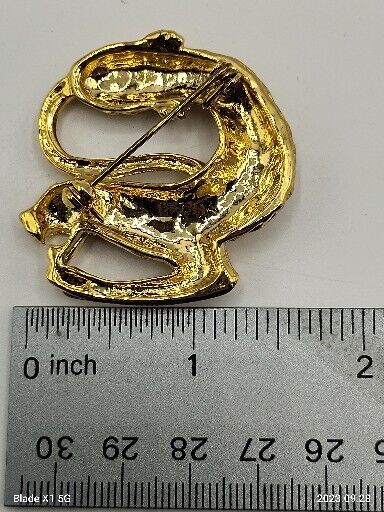 Vintage Golden tiger forming nearly a circle Brooch Pin