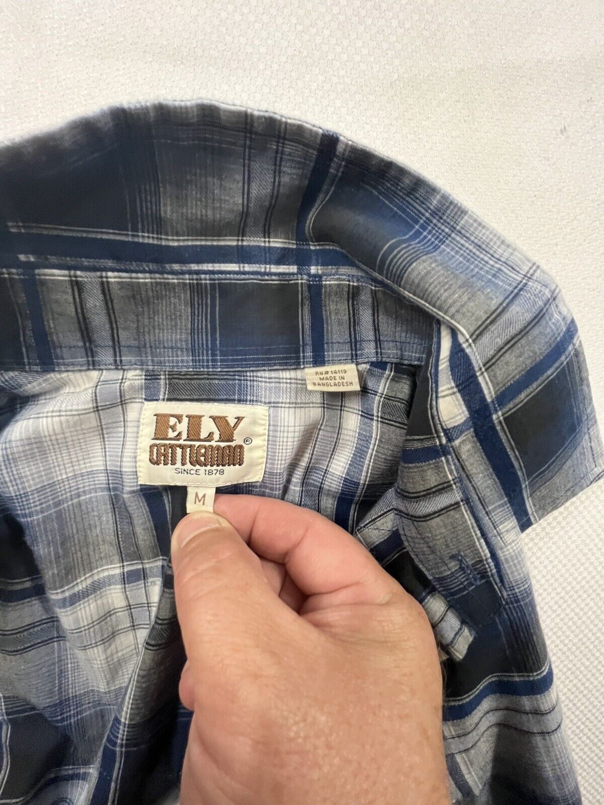 Ely Cattleman Shirt M Brush-popper VTG Long Sleeve Silver Threaded Pearl Snap