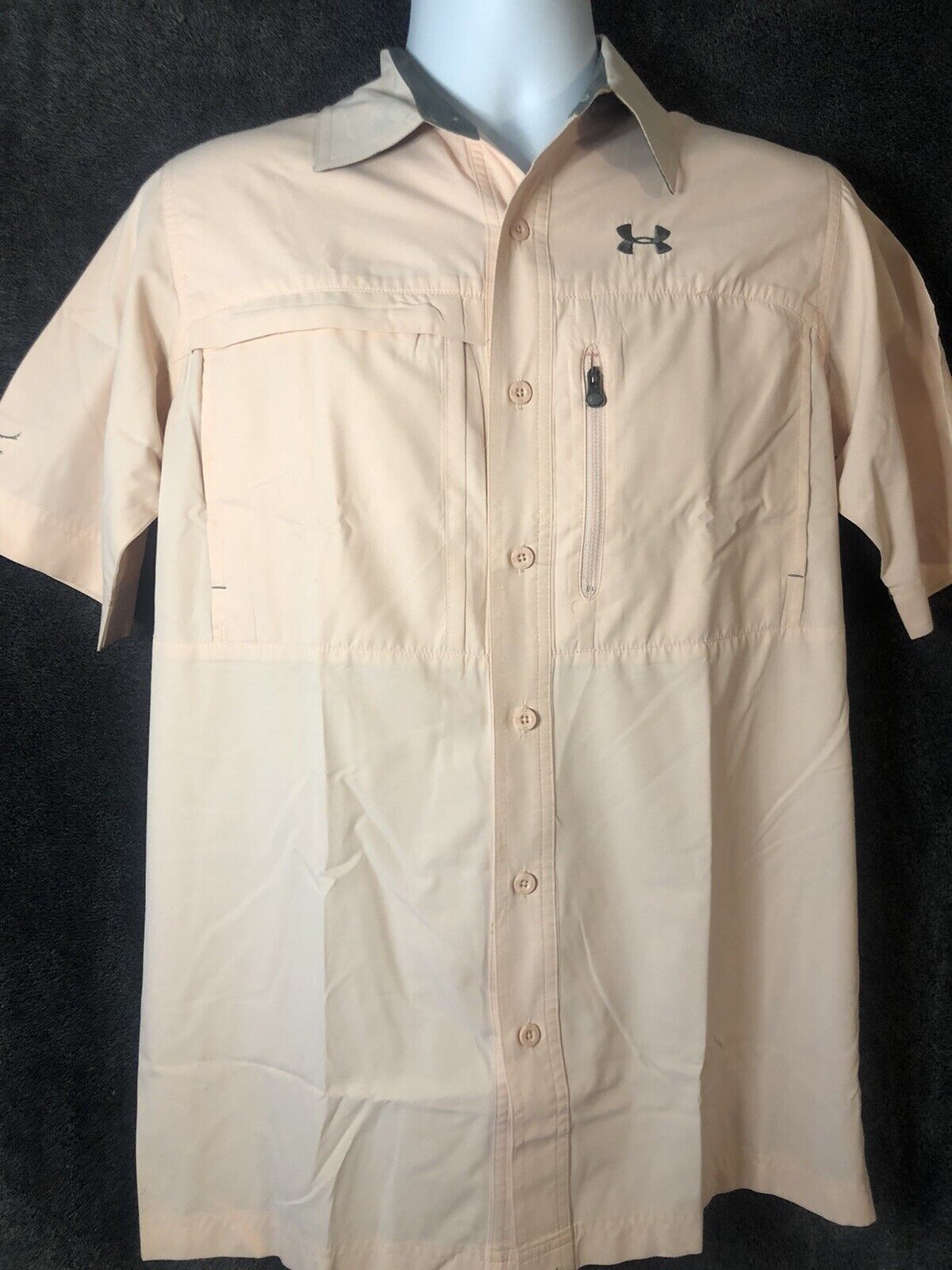 Under Armour Outdoor Short Sleeve Shirt Size Small P/P Activewear ￼￼hiking