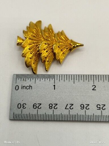 Vtg Signed Corel Gold Tone Christmas Holiday Tree Costume Jewelry Brooch Pin