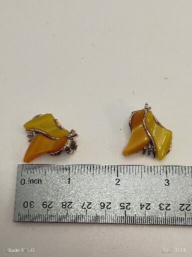 Vintage Thermoset Plastic Lucite Abstract Leaf Clip Earrings Orange And Yellow