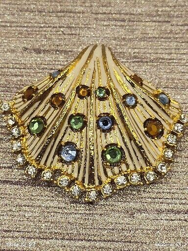 Vintage Signed IVANA Trump Brooch Pin Pendant Gold Tone Seashell Rhinestones