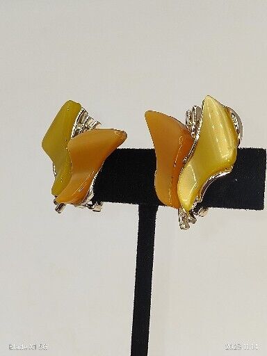 Vintage Thermoset Plastic Lucite Abstract Leaf Clip Earrings Orange And Yellow