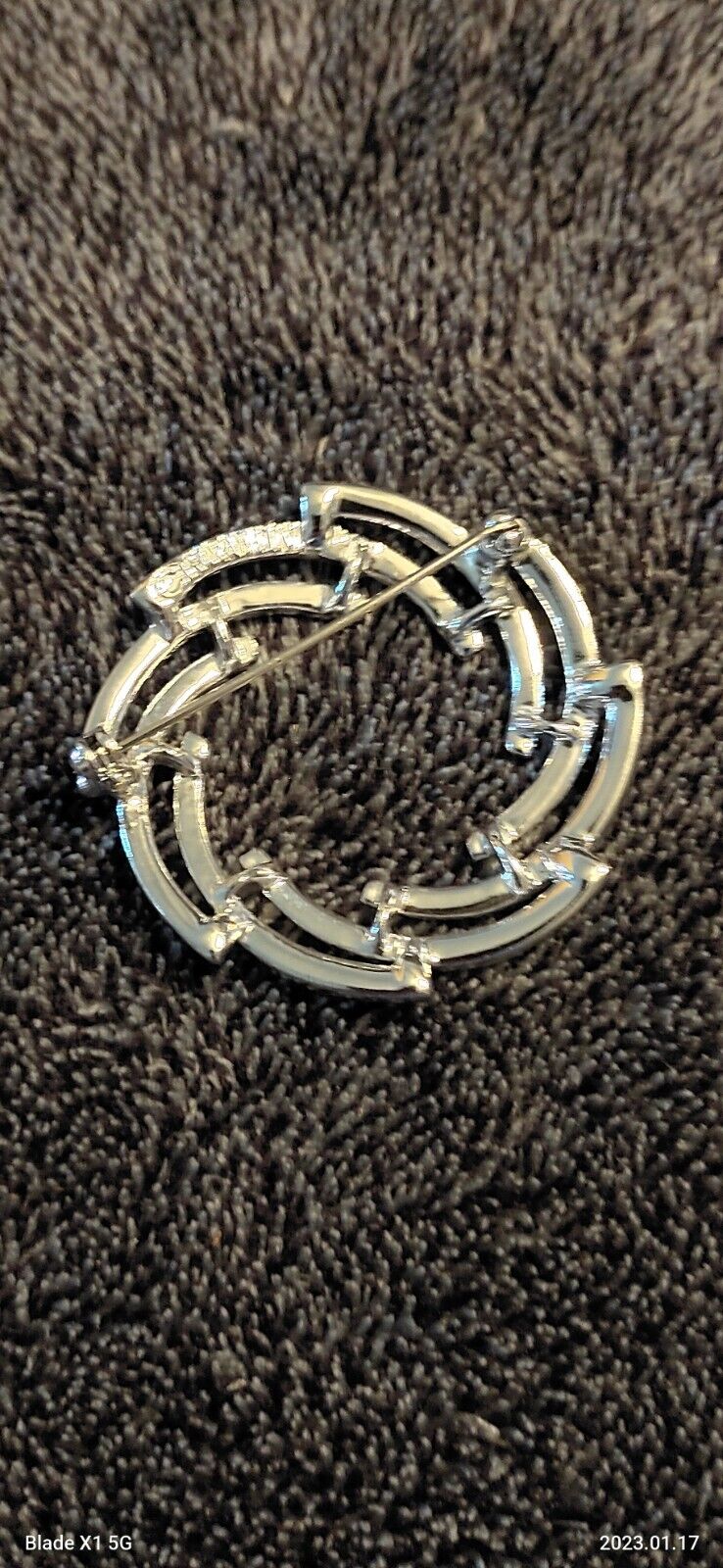 Vintage Signed Sarah Coventry Silver Art Deco brooch pin swirl wreath