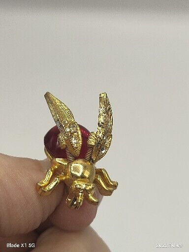 Vintage Gold Tone Red Jelly Belly Bee Cabochon Trembler Pin Brooch