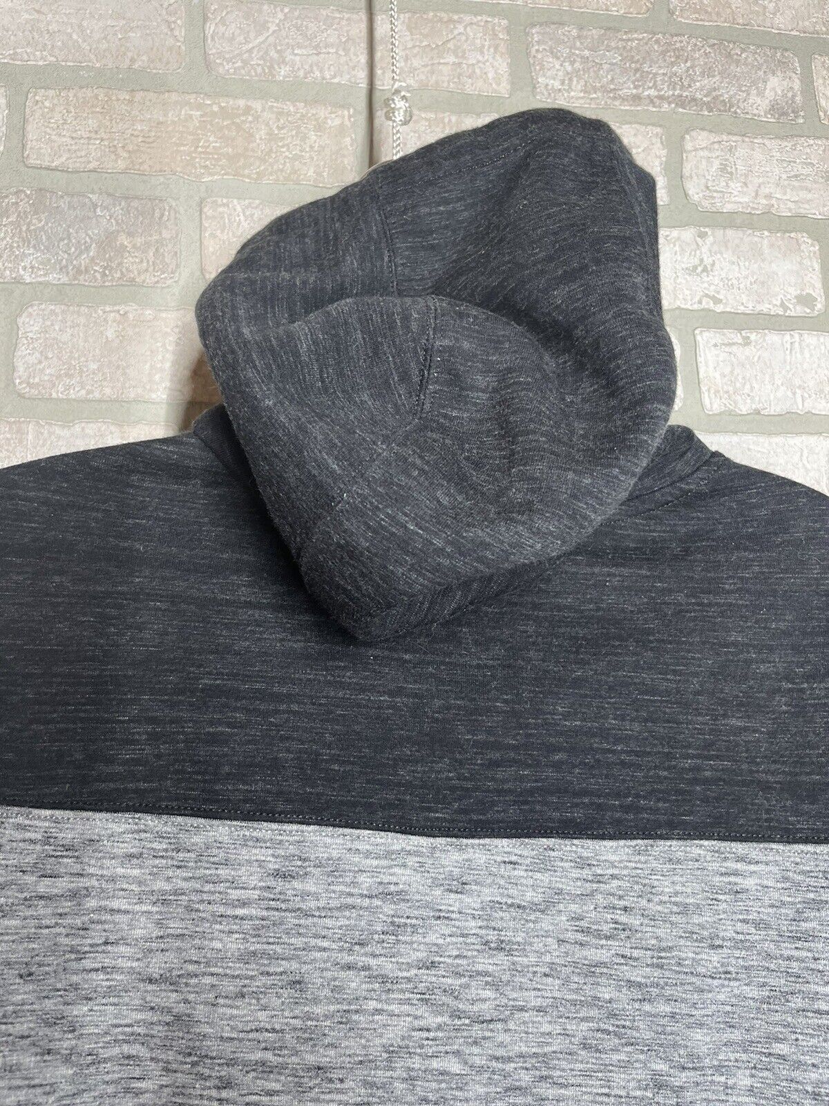 American Eagle Outfitters Men’s Grey Workout Hoodie Sweatshirt SZ Large Flex