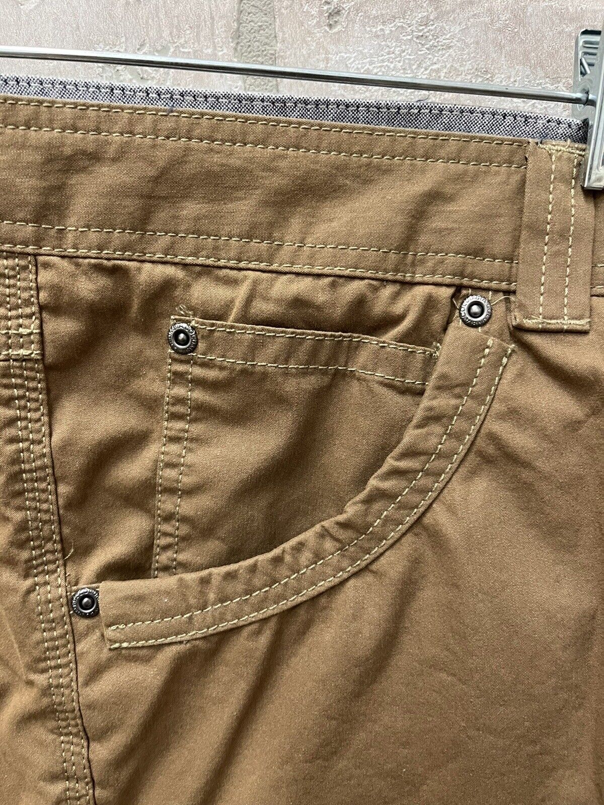 Columbia pants Men’s Sz 38X34 Carpenter Utility Khaki Chino Tan Hiking Trail