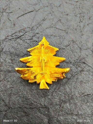 Vtg Signed Corel Gold Tone Christmas Holiday Tree Costume Jewelry Brooch Pin