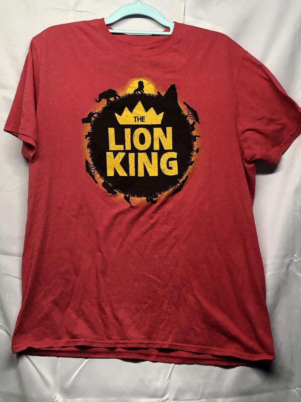 Disney The lion king Red T-shirt around the world safari size large