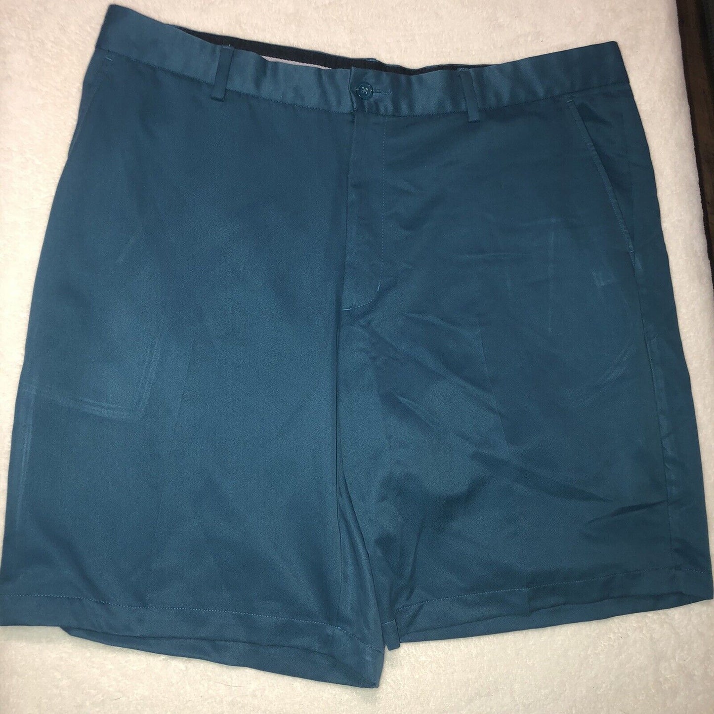 Greg Norman Golf shorts Size 40 ￼Blue polyester ￼Button and pockets