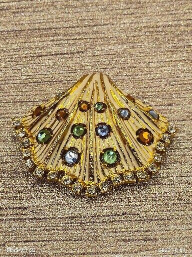 Vintage Signed IVANA Trump Brooch Pin Pendant Gold Tone Seashell Rhinestones