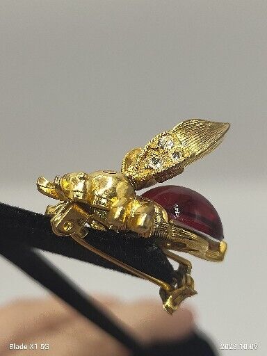 Vintage Gold Tone Red Jelly Belly Bee Cabochon Trembler Pin Brooch