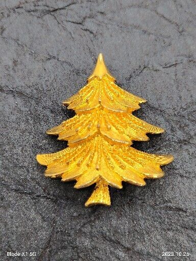 Vtg Signed Corel Gold Tone Christmas Holiday Tree Costume Jewelry Brooch Pin