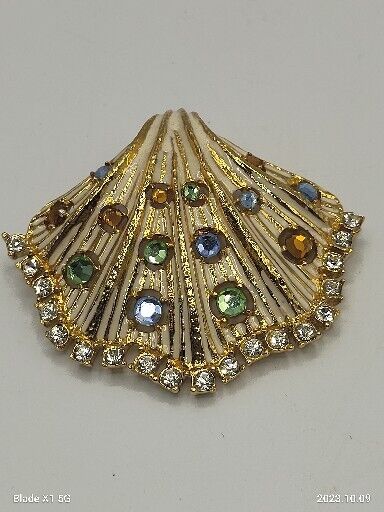 Vintage Signed IVANA Trump Brooch Pin Pendant Gold Tone Seashell Rhinestones