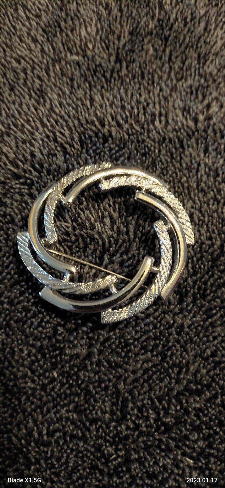 Vintage Signed Sarah Coventry Silver Art Deco brooch pin swirl wreath