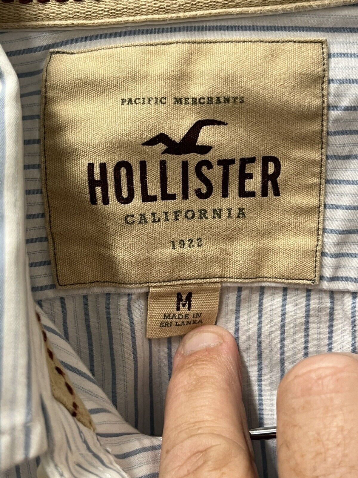 Hollister men Size M White Striped Cotton Muscle Fit Long Sleeve Casual Shirt