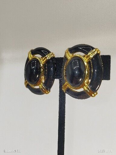 Vintage Signed Daria Gold Tone Clip Earrings Black Enamel Lucite Cabochon