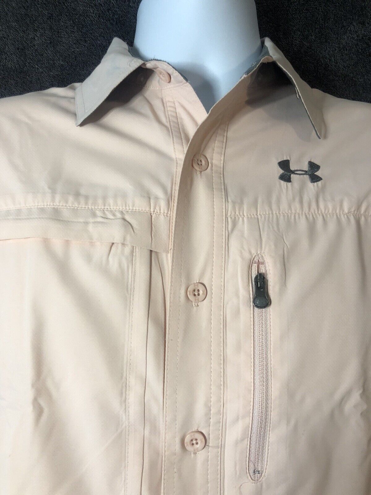 Under Armour Outdoor Short Sleeve Shirt Size Small P/P Activewear ￼￼hiking