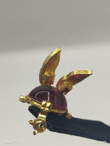 Vintage Gold Tone Red Jelly Belly Bee Cabochon Trembler Pin Brooch