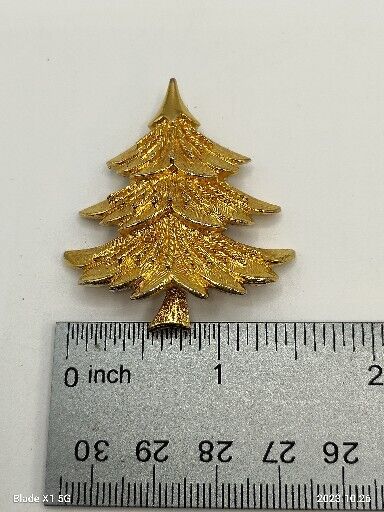 Vtg Signed Corel Gold Tone Christmas Holiday Tree Costume Jewelry Brooch Pin