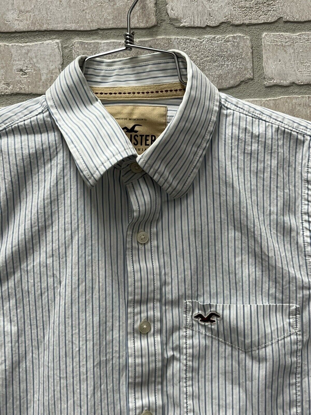 Hollister men Size M White Striped Cotton Muscle Fit Long Sleeve Casual Shirt