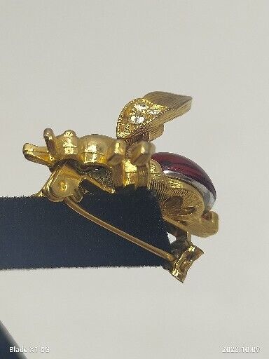 Vintage Gold Tone Red Jelly Belly Bee Cabochon Trembler Pin Brooch