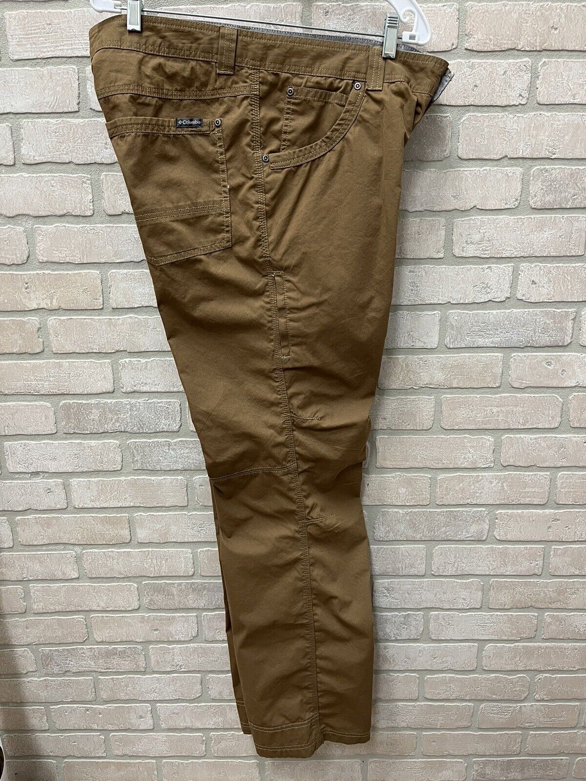 Columbia pants Men’s Sz 38X34 Carpenter Utility Khaki Chino Tan Hiking Trail