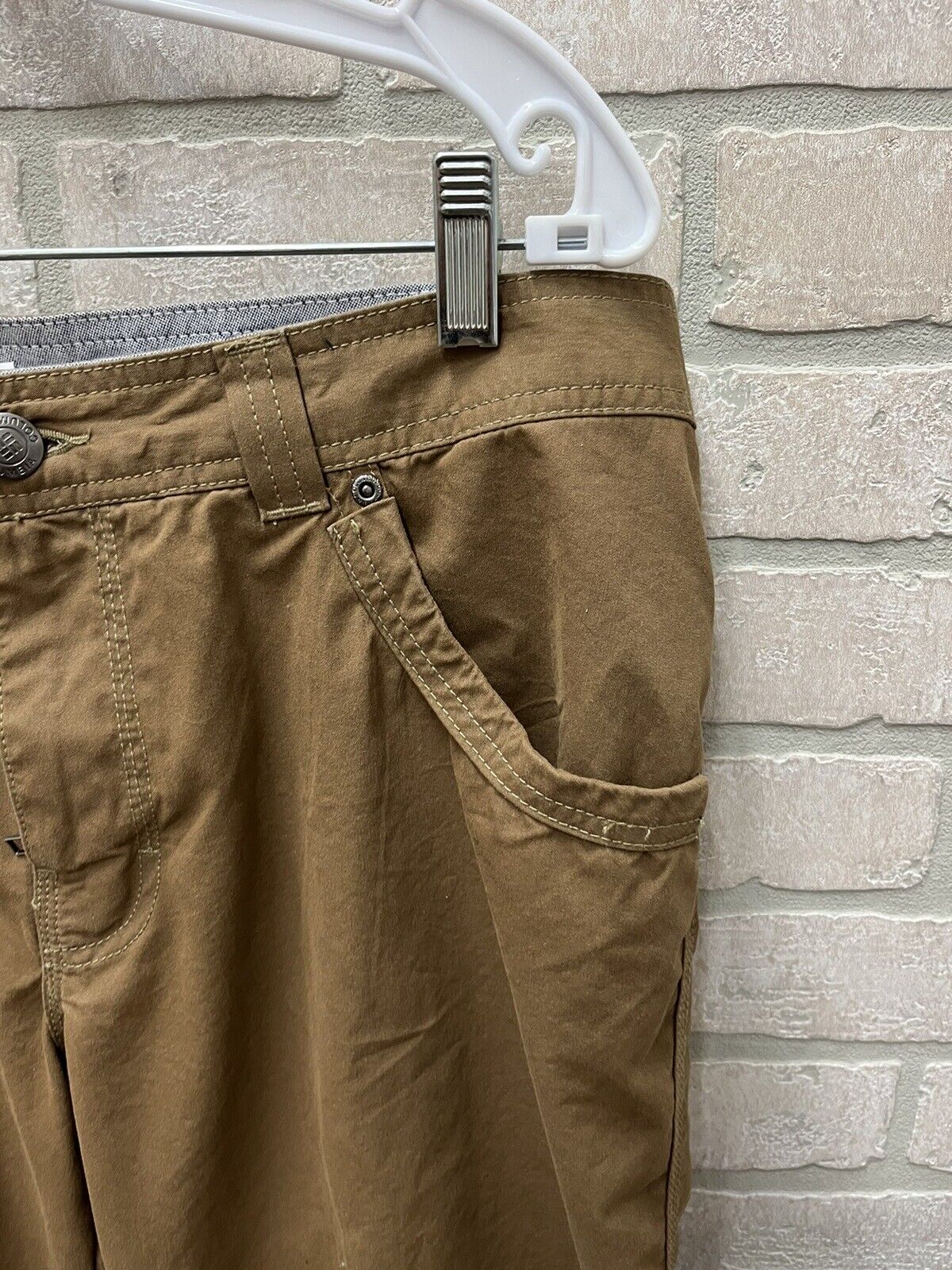 Columbia pants Men’s Sz 38X34 Carpenter Utility Khaki Chino Tan Hiking Trail